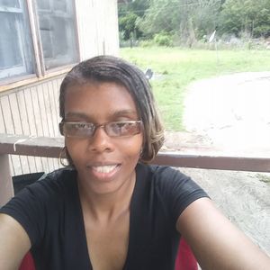 Meet your Posher, Monique